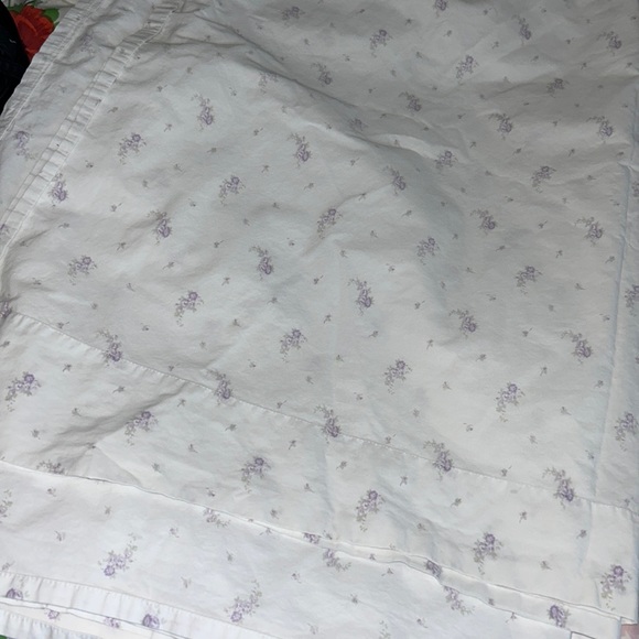 Simply Shabby Chic Other - Simply Shabby Chic lavender floral flat sheet